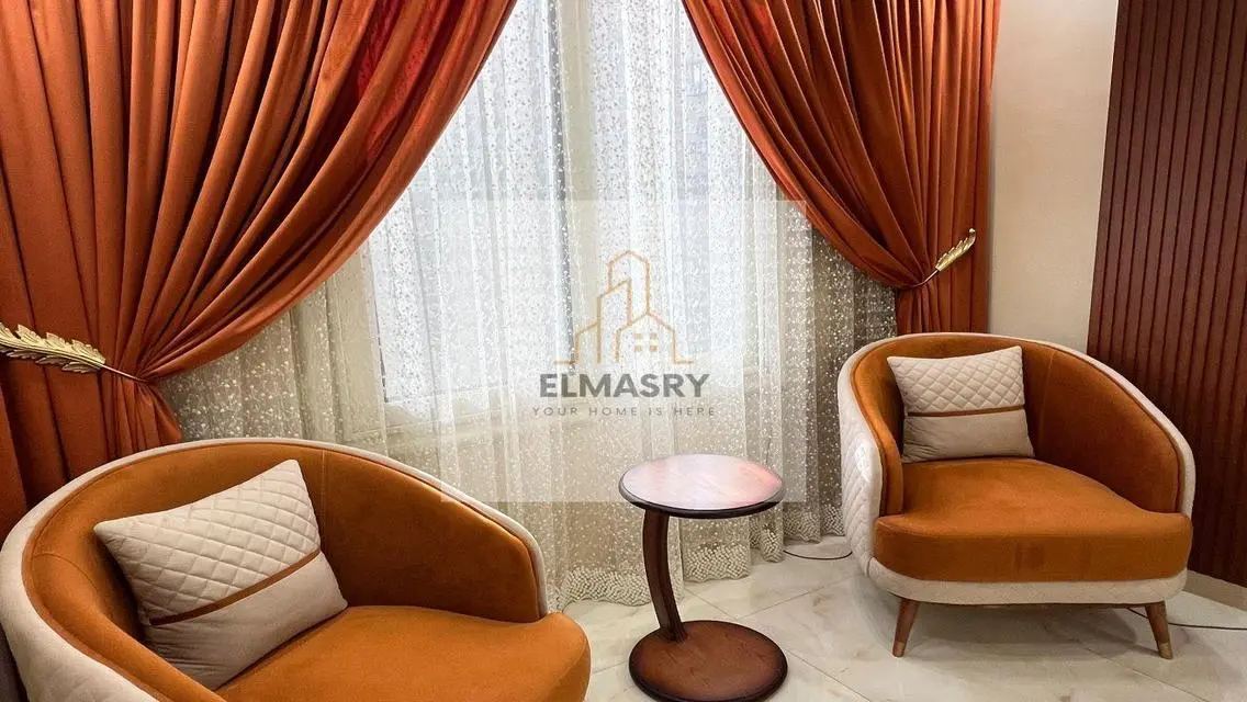 شقة فاخرة بمساحة 200 متر مع تكييف مركزي وميزات رائعة
