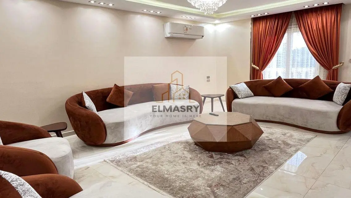 شقة فاخرة بمساحة 200 متر مع تكييف مركزي وميزات رائعة