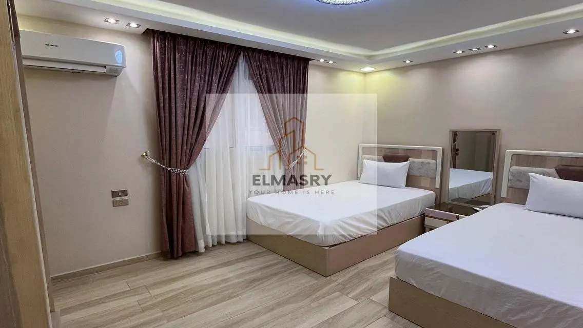 شقة فاخرة بمساحة 200 متر مع تكييف مركزي وميزات رائعة