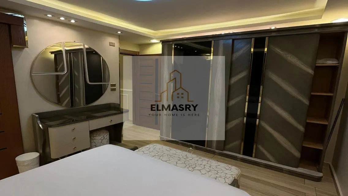 شقة فاخرة بمساحة 200 متر مع تكييف مركزي وميزات رائعة