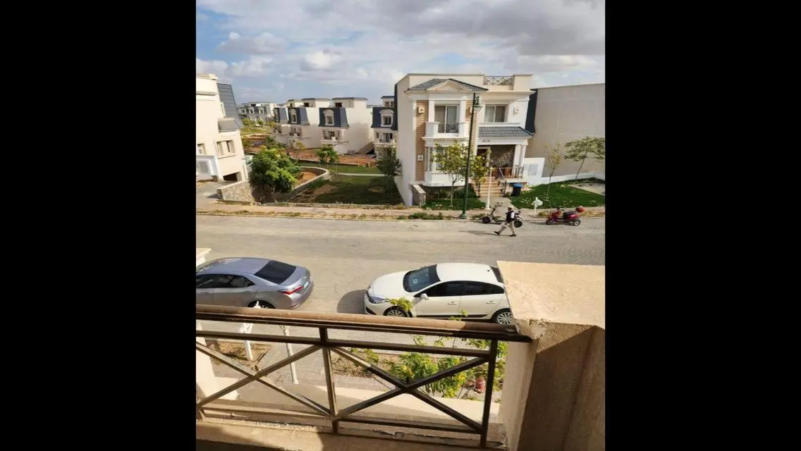 فيلا فاخرة بمساحة واسعة للبيع
