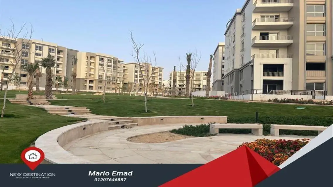 فيلا فاخرة للبيع في موقع مميز