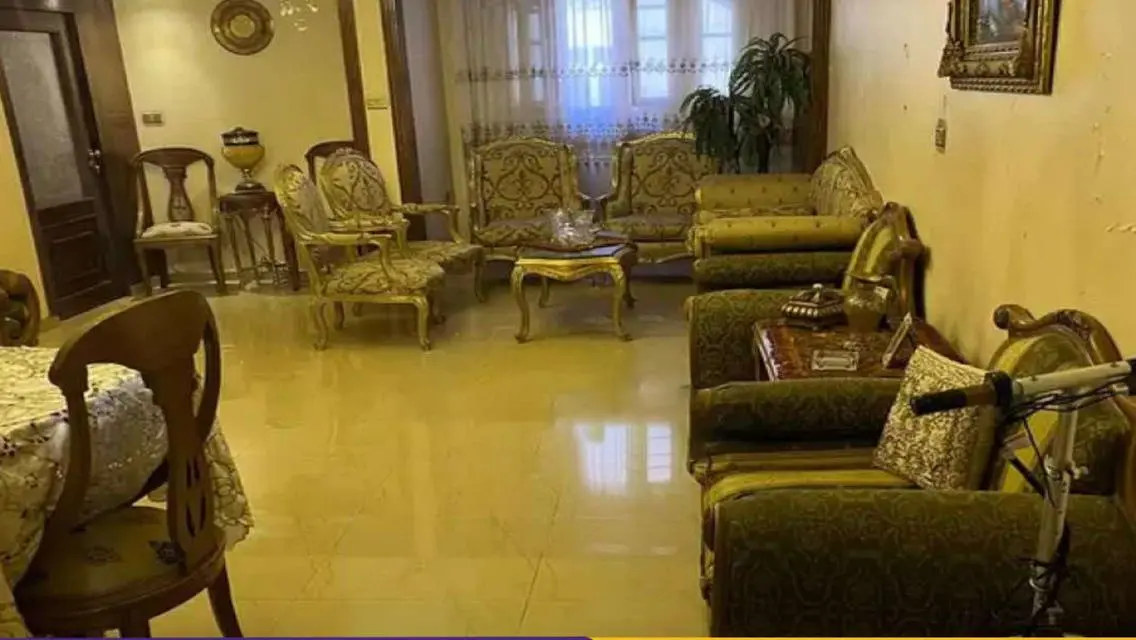 شقة رائعة بمساحة 140 متر للبيع