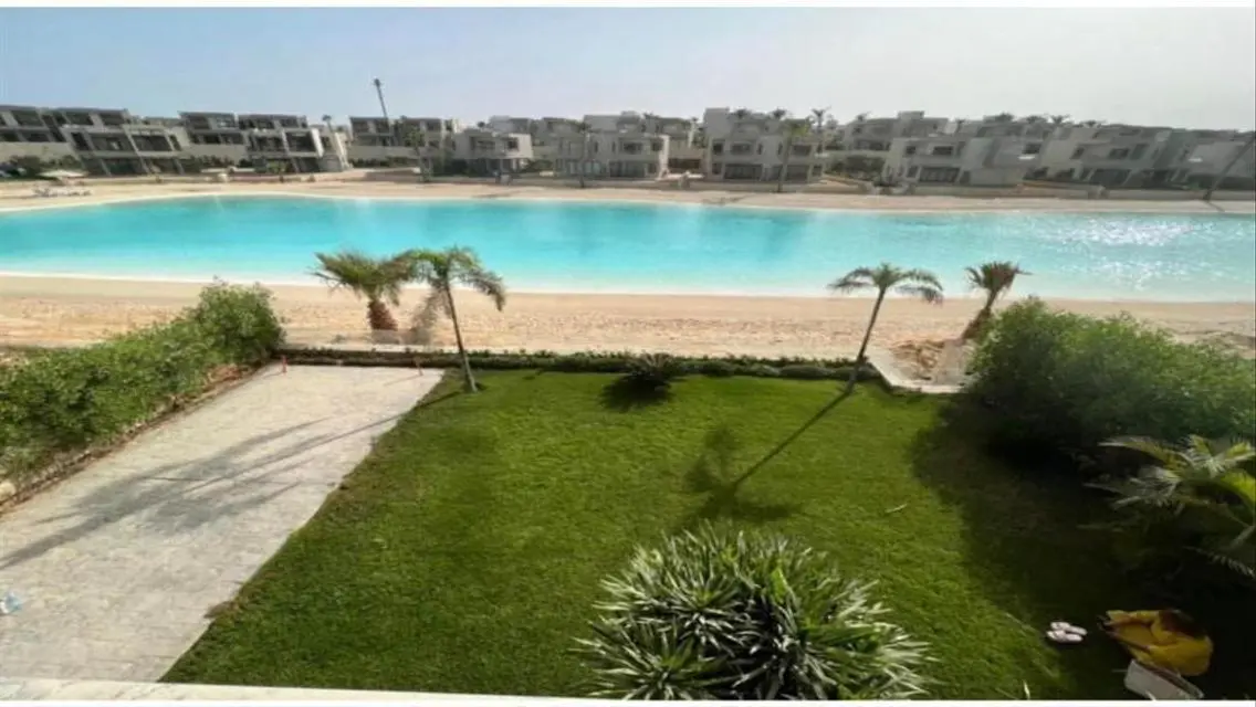 فيلا فاخرة للبيع في أزها بسعر مغري