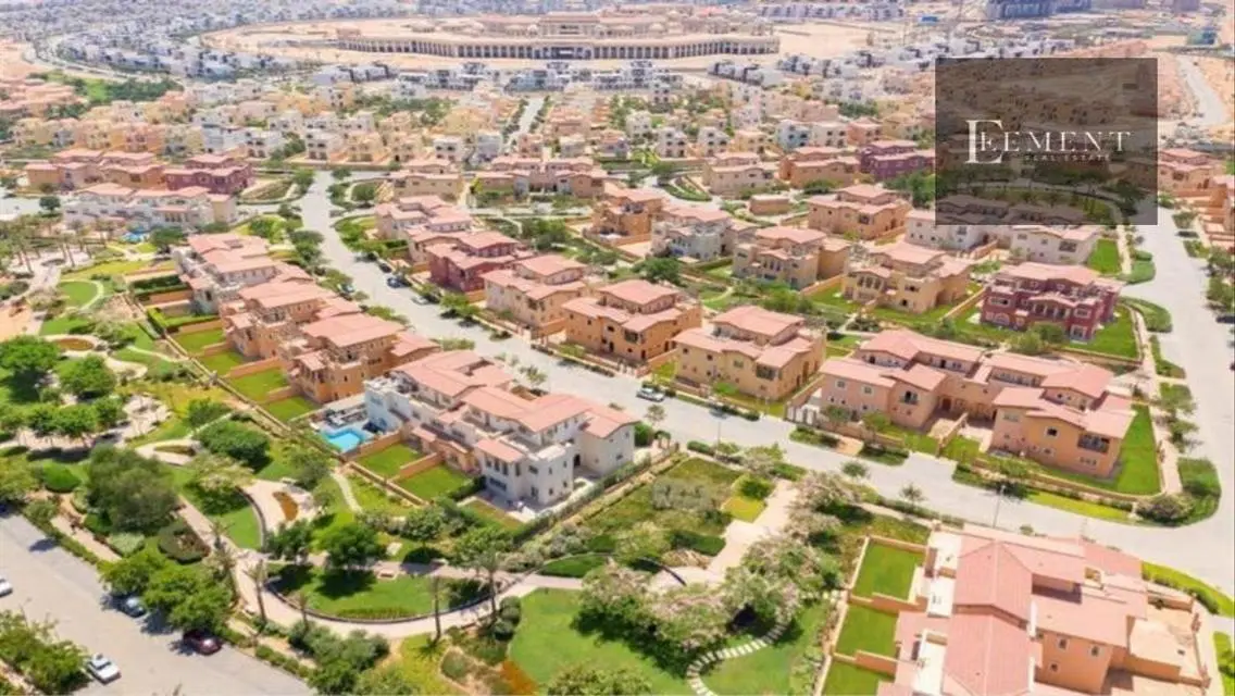 فيلا فاخرة مع حديقة خاصة ومسبح