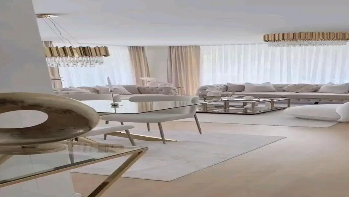 Luxury Apartment with Lake View in Island 220