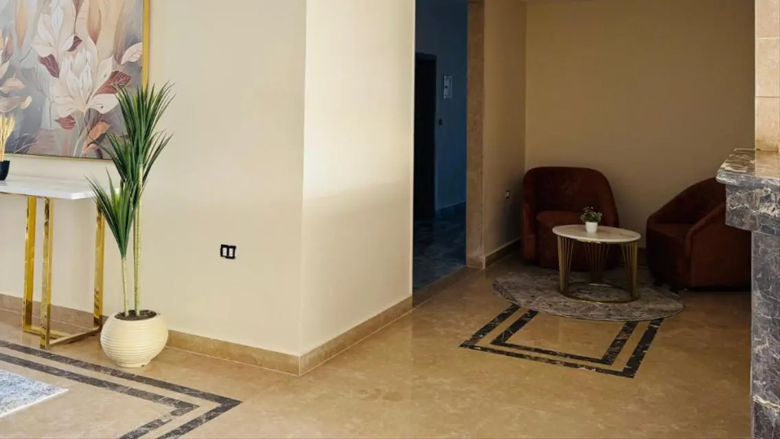 شقة مميزة بإطلالة على الشارع في منتجع أكوا إنفينيتي