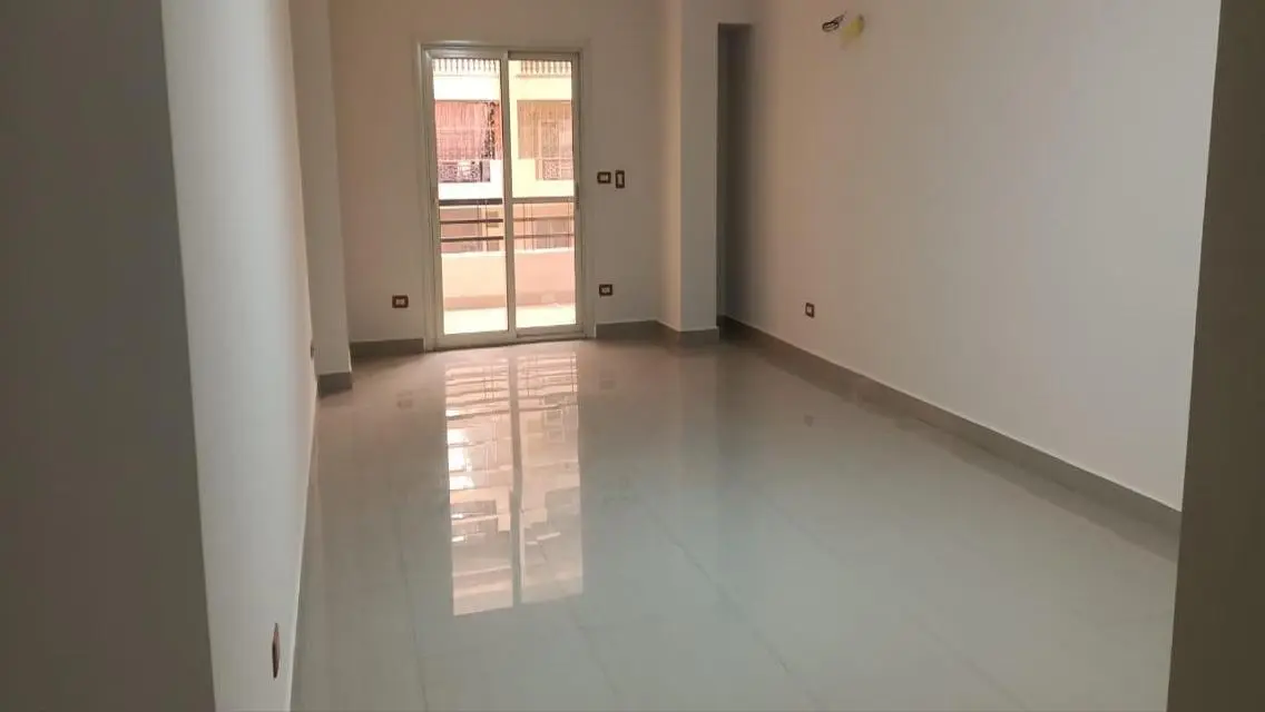 شقة رائعة بمسبح خاص وإطلالة مميزة