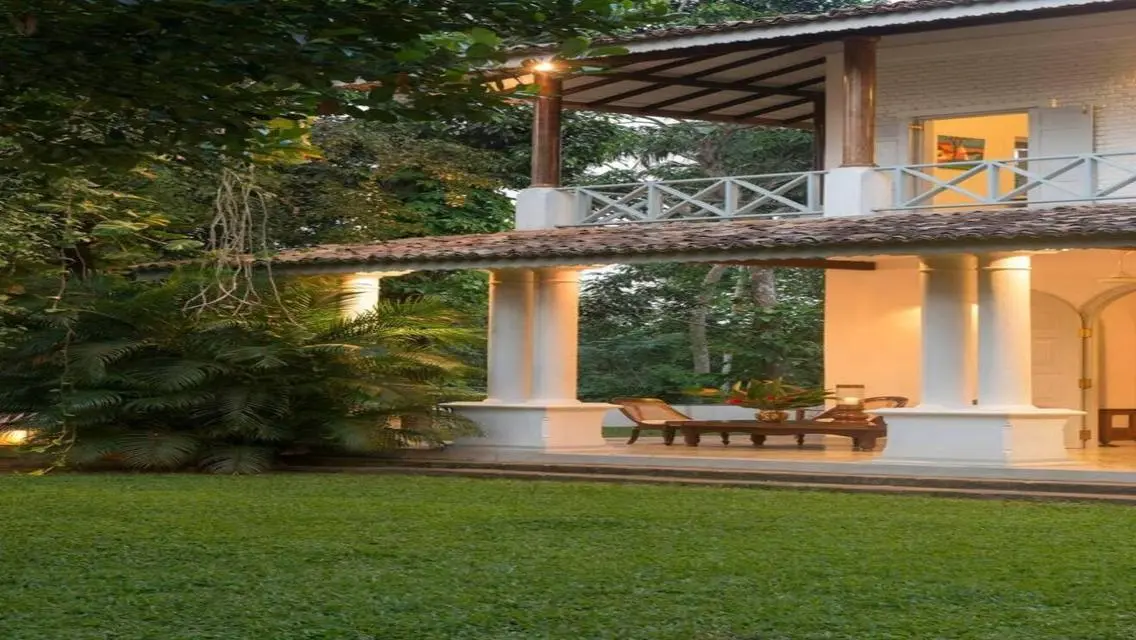 Luxurious Apartment with Private Garden and Shared Pool