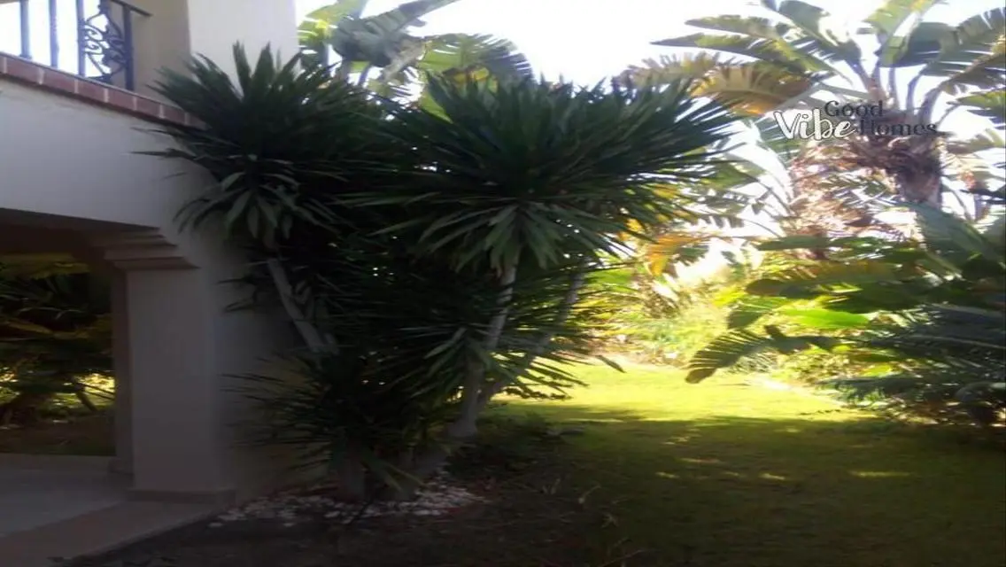 Luxury Villa with Green Spaces and Amenities