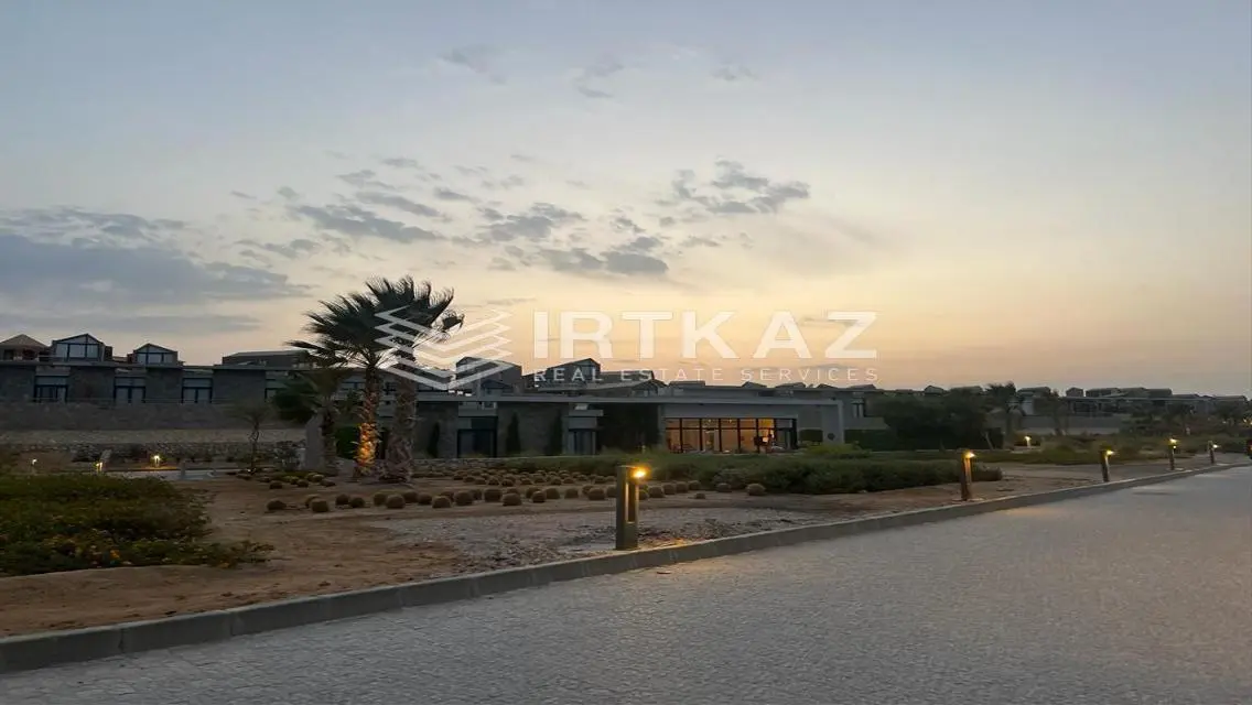 Stunning Villa with Lake View