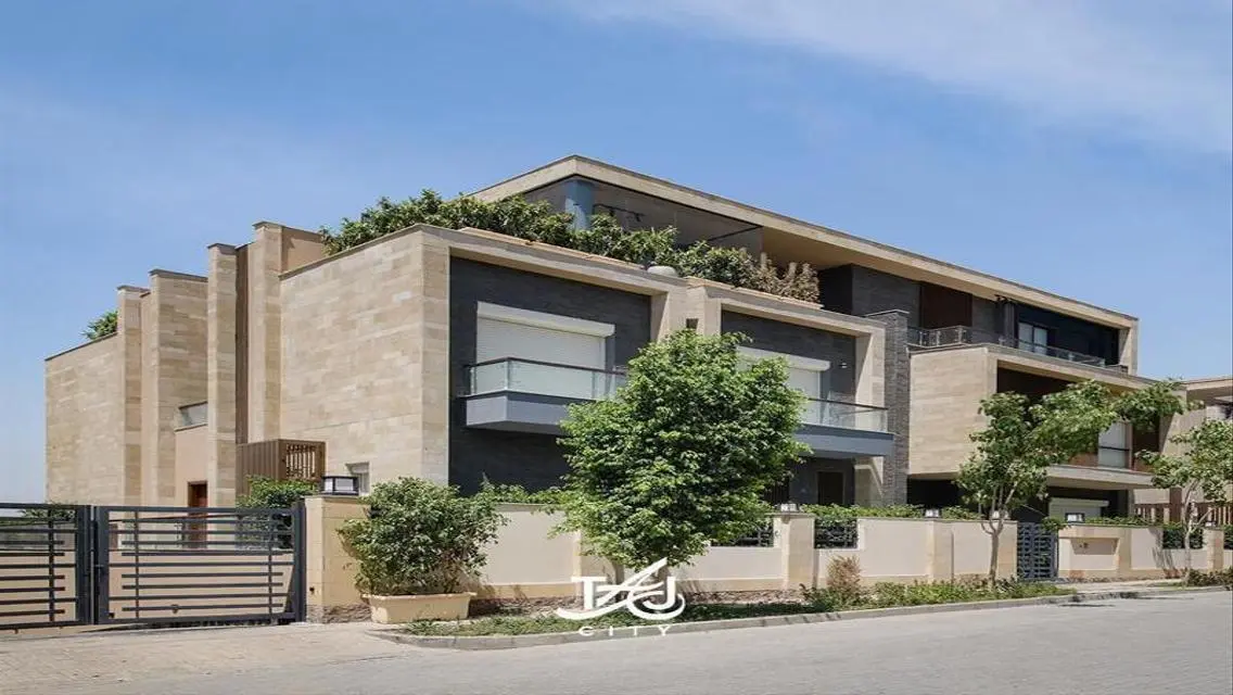Luxurious Villa with Private Garden and Pool for Sale