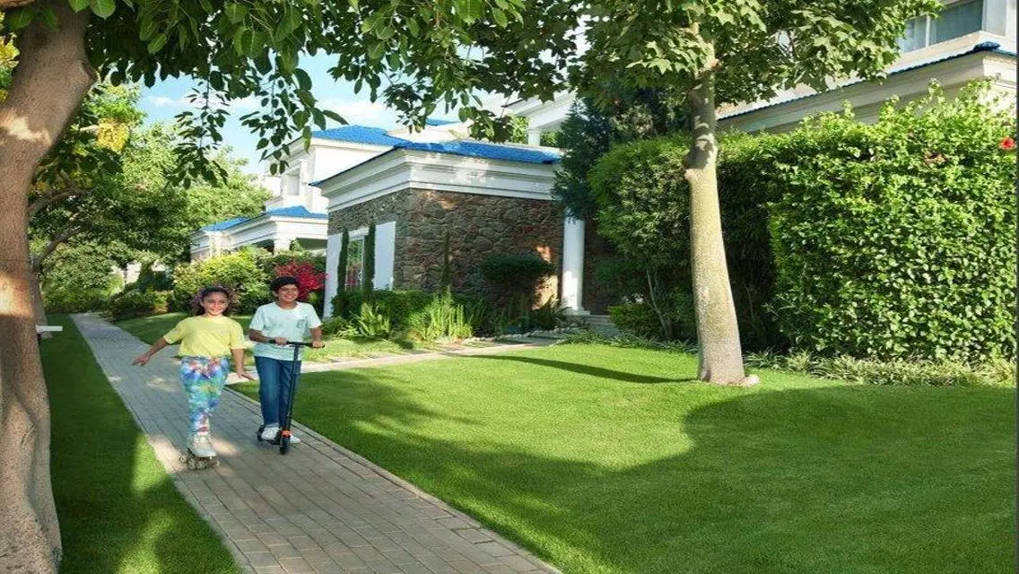 فيلا مستقلة بإطلالة جبلية للبيع