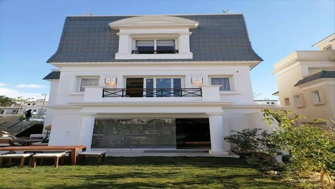 Mountain-view Stand-Alone Home with 760 sqm