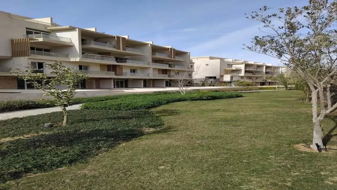 Luxurious Apartment in AUC with Private Garden and Pool