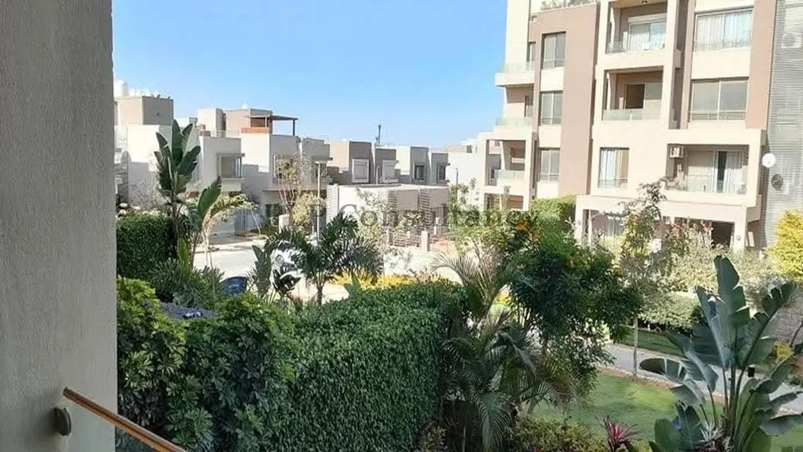 فيلا فاخرة للبيع - إطلالة على البحيرات