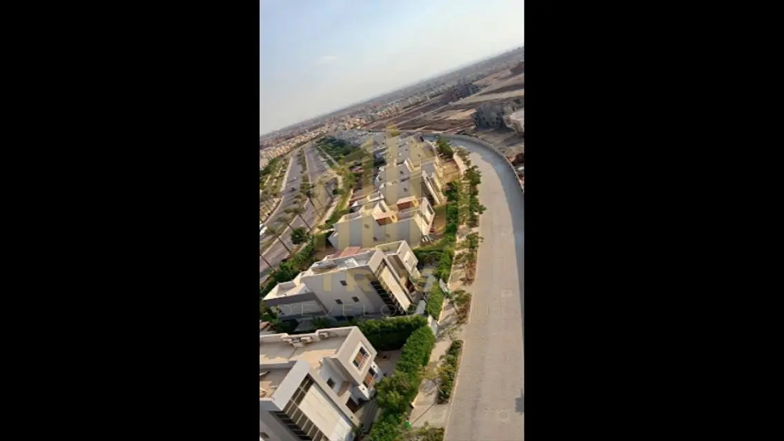 فيلا فاخرة بمساحة 95 متر ومرافق ممتازة