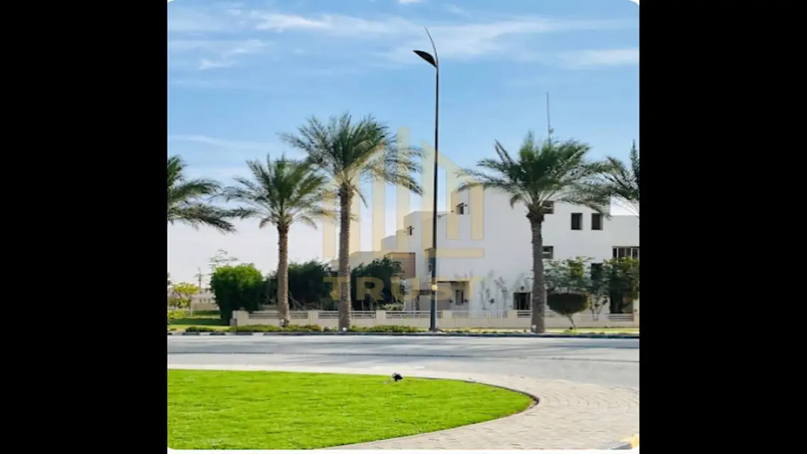 فيلا فاخرة بمساحة 95 متر ومرافق ممتازة