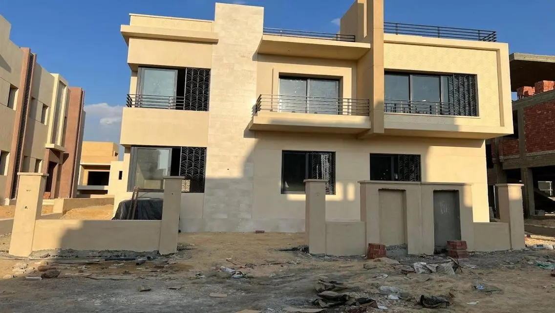 فيلا فاخرة بمساحة واسعة مع مرافق مذهلة