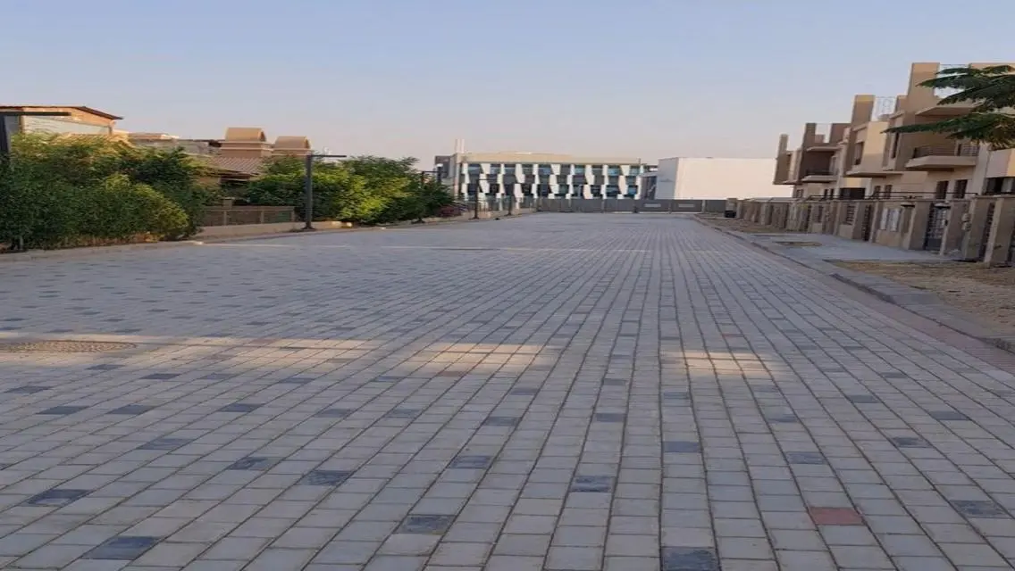 فيلا فاخرة بمساحة واسعة مع مرافق مذهلة