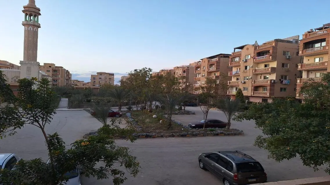 شقة فاخرة للبيع بموقع مميز