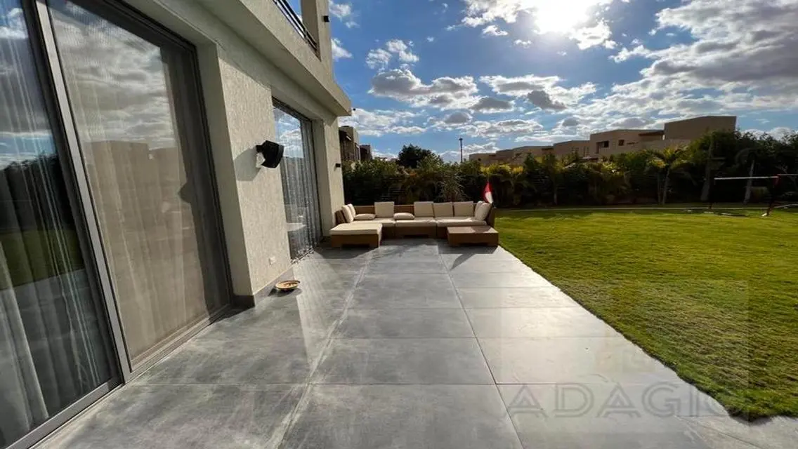 Luxury Villa for Sale with Private Garden and Pool