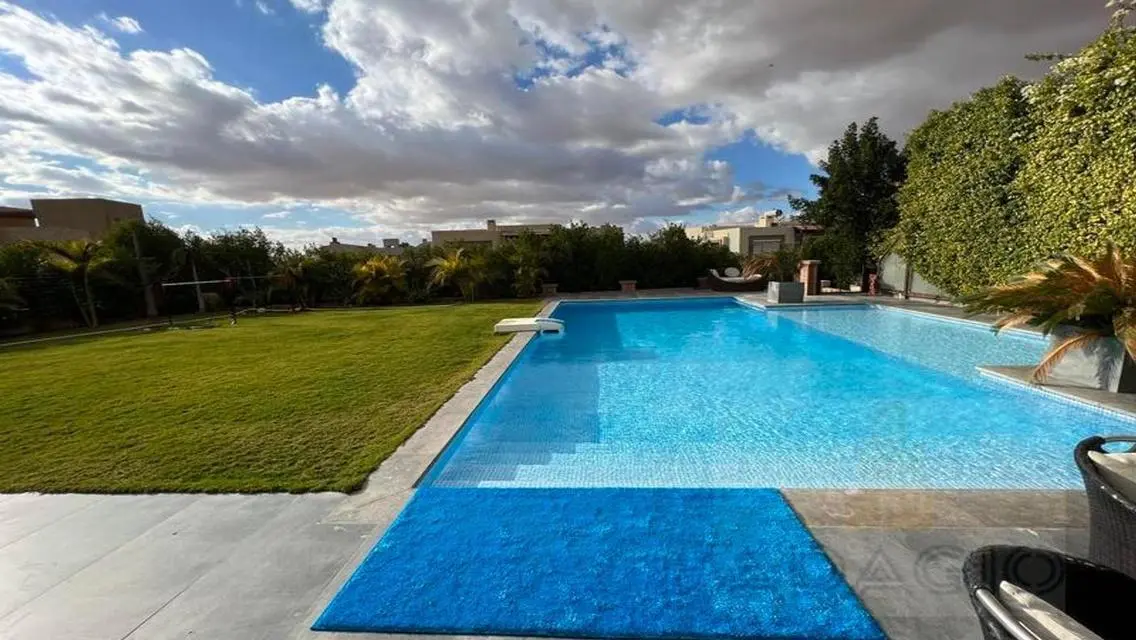 Luxury Villa for Sale with Private Garden and Pool