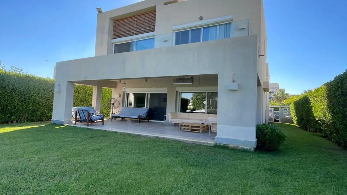 Stunning Apartment for 19000 EGP with Balcony and Private Garden Overlooking Lakes