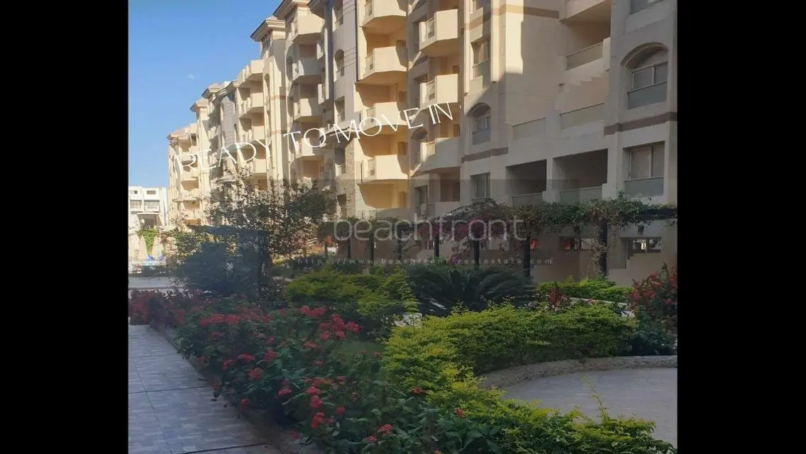 شقة رائعة بمساحة 1500 متر مربع مع إطلالة على البحيرة