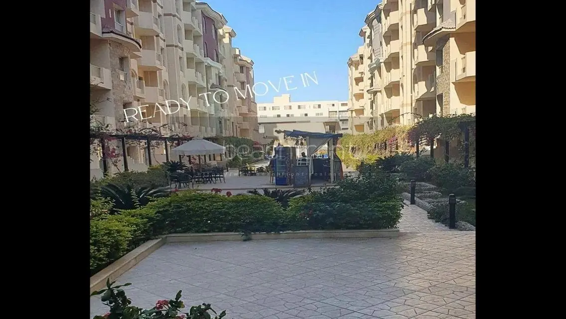 شقة رائعة بمساحة 1500 متر مربع مع إطلالة على البحيرة
