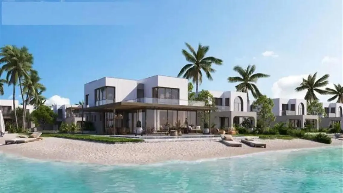 Luxury Apartment Overlooking Lakes with Premium Amenities