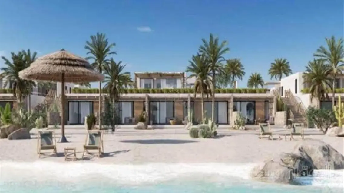 Luxury Apartment Overlooking Lakes with Premium Amenities