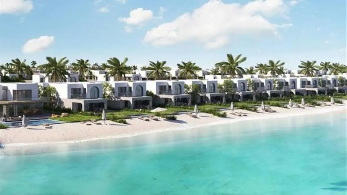 Luxury Apartment Overlooking Lakes with Premium Amenities