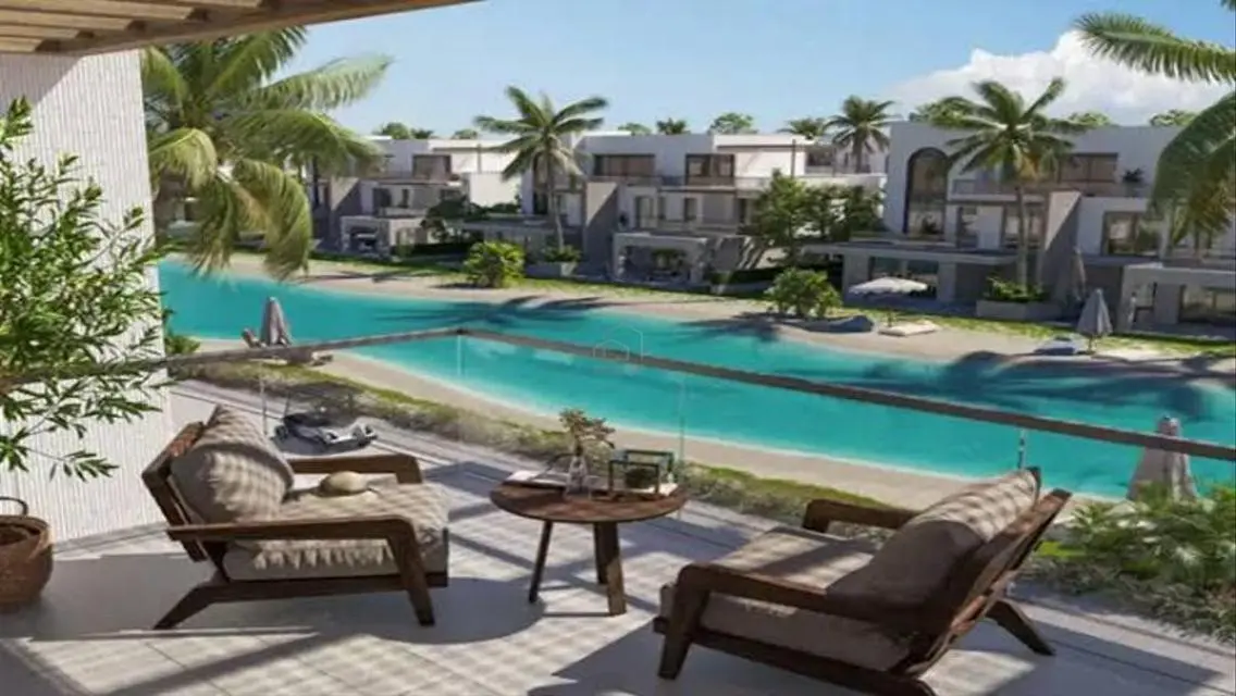 Luxury Apartment Overlooking Lakes with Premium Amenities