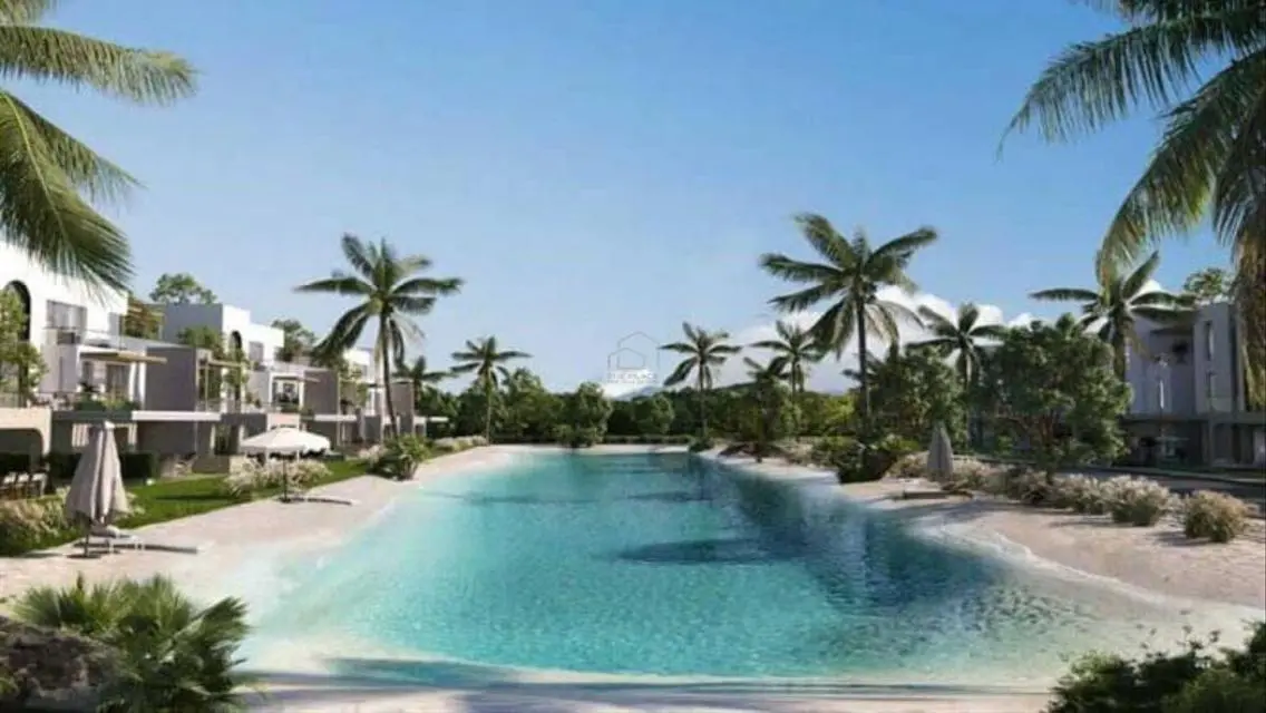 Luxury Apartment Overlooking Lakes with Premium Amenities