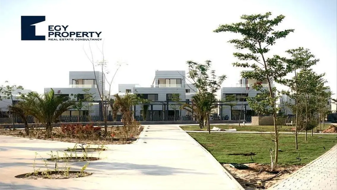 Luxury Villa at Code EV-07863 - An Investment Opportunity in a Premier Community