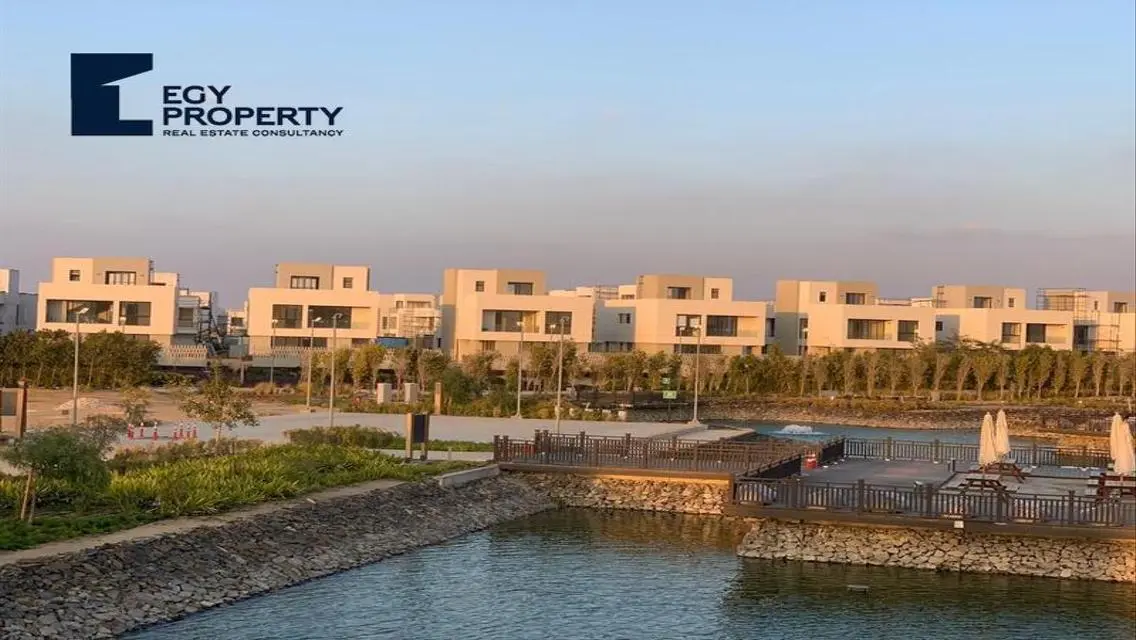 Luxury Villa at Code EV-07863 - An Investment Opportunity in a Premier Community