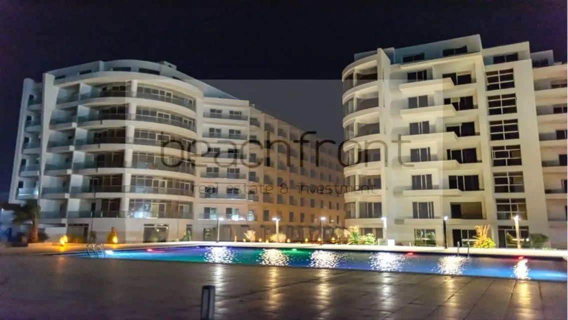 عقار فاخر على الواجهة البحرية للاستثمار