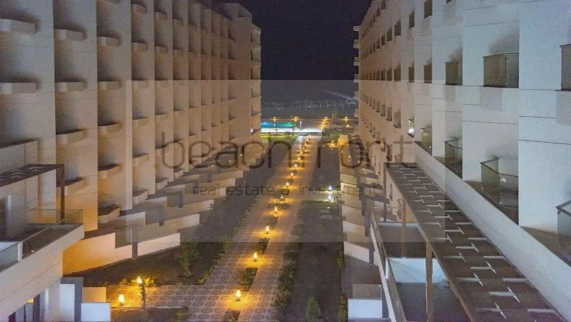 عقار فاخر على الواجهة البحرية للاستثمار