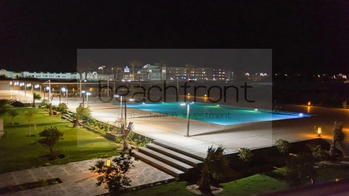 عقار فاخر على الواجهة البحرية للاستثمار