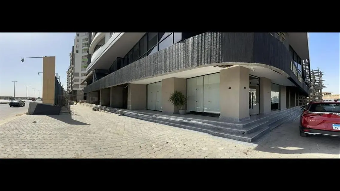 Exceptional Property for Sale with 900 Sqm Space