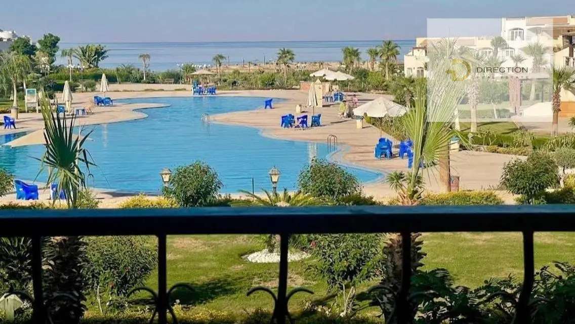 شقة فاخرة بمساحة شاسعة تطل على بحيرات