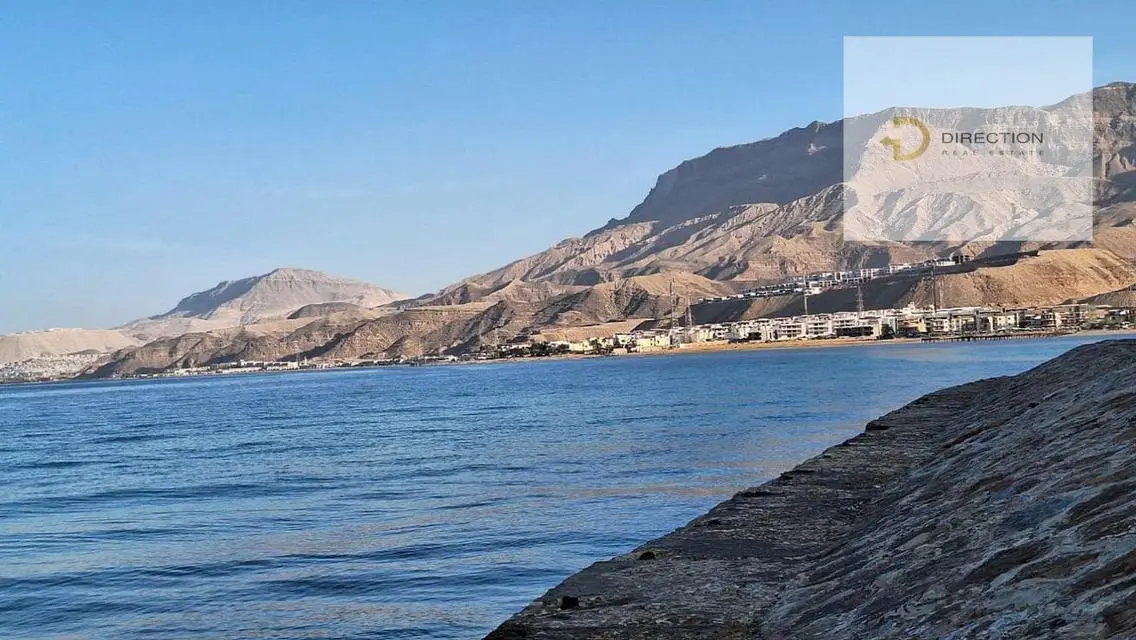 شقة فاخرة بمساحة شاسعة تطل على بحيرات