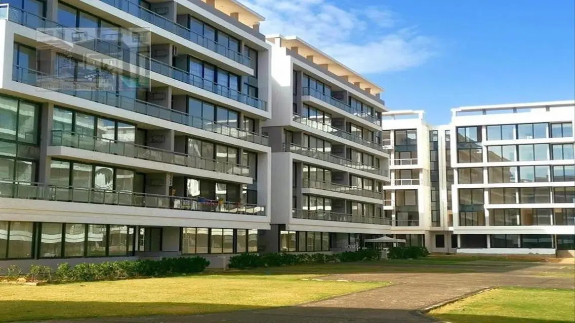 Luxury Apartment with Private Garden and Pool in Prime Location