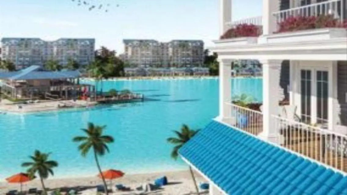 Luxury Apartment with Private Pool and Lake View