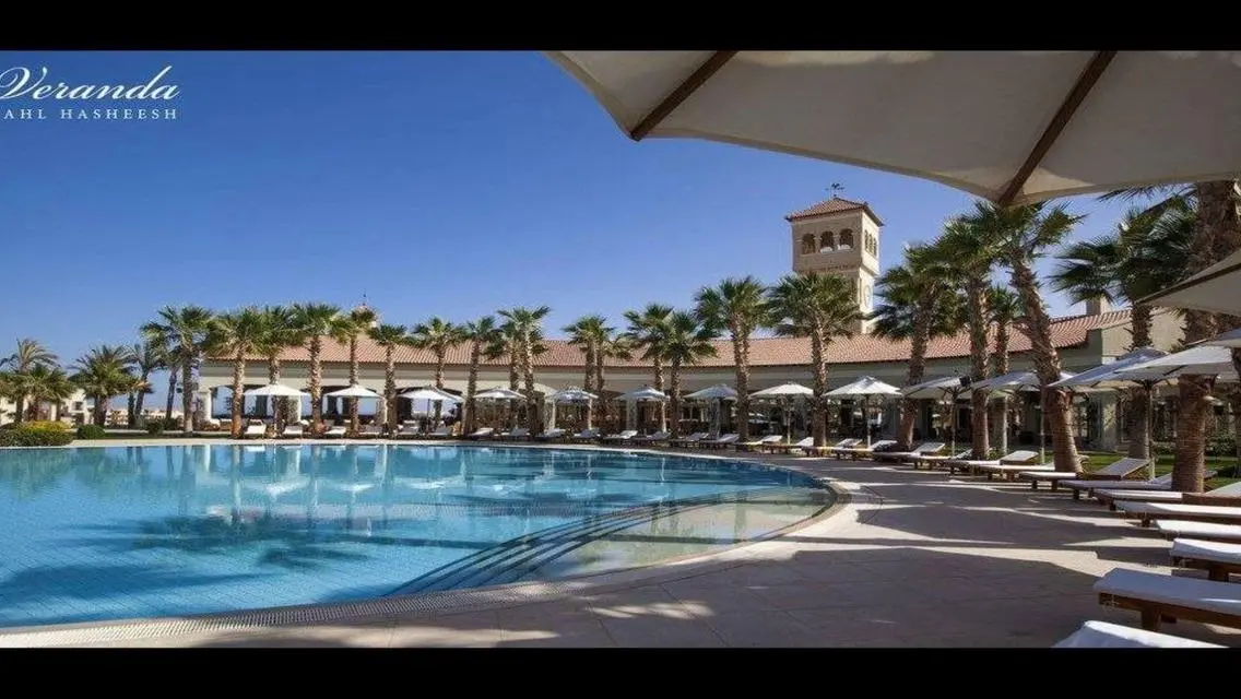 Luxury Apartment with Extensive Amenities