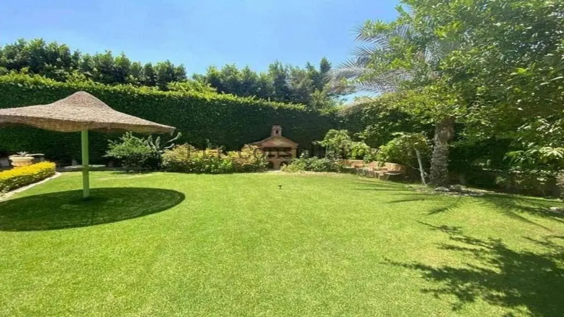Luxury Villa for Sale | 4 Bedrooms, 300 Square Meters