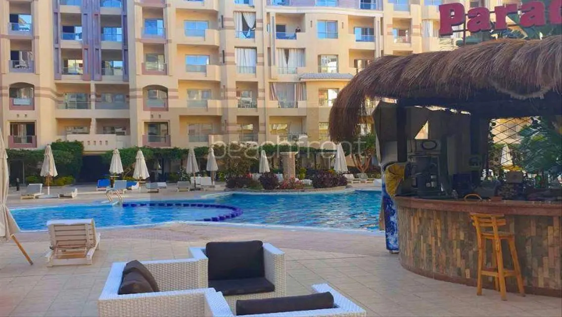 عقار فاخر على الواجهة البحرية