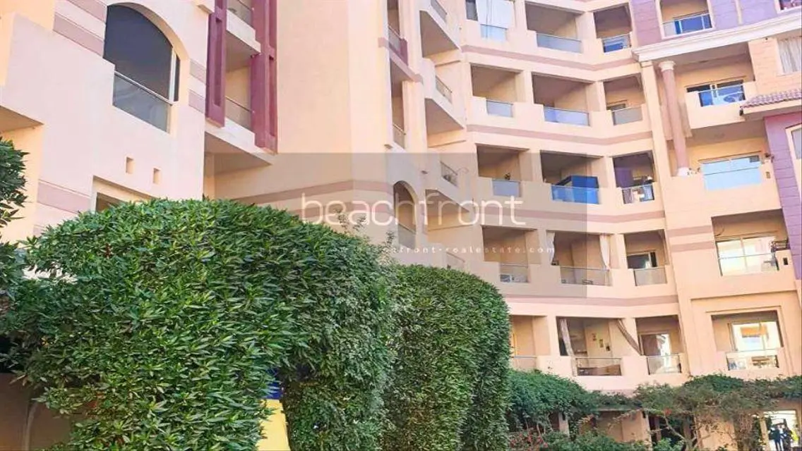 عقار فاخر على الواجهة البحرية