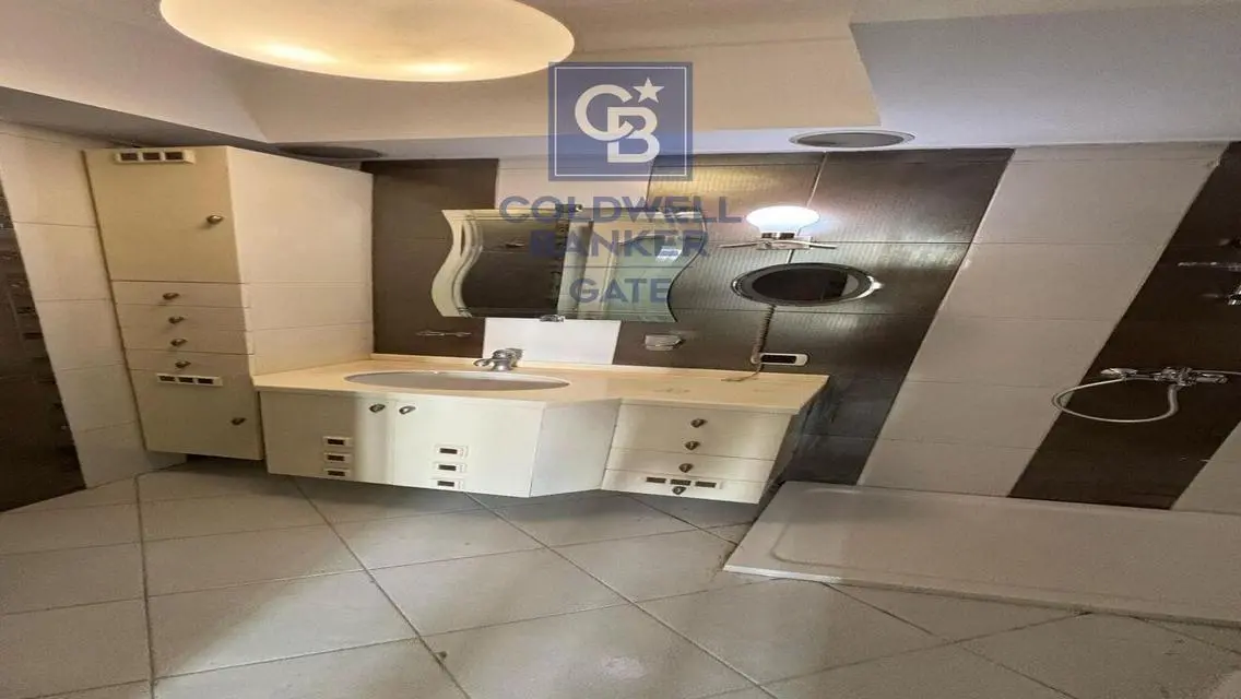 Luxurious Apartment with Stunning Views for Sale